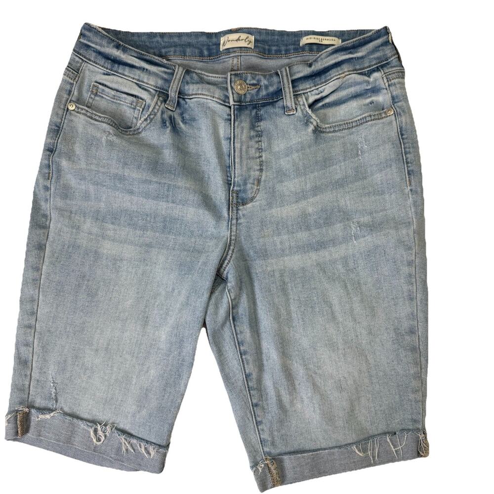 Wonderly Mid Rise Bermuda Jean Shorts Size 6 Women’s Light Wash Distressed Denim